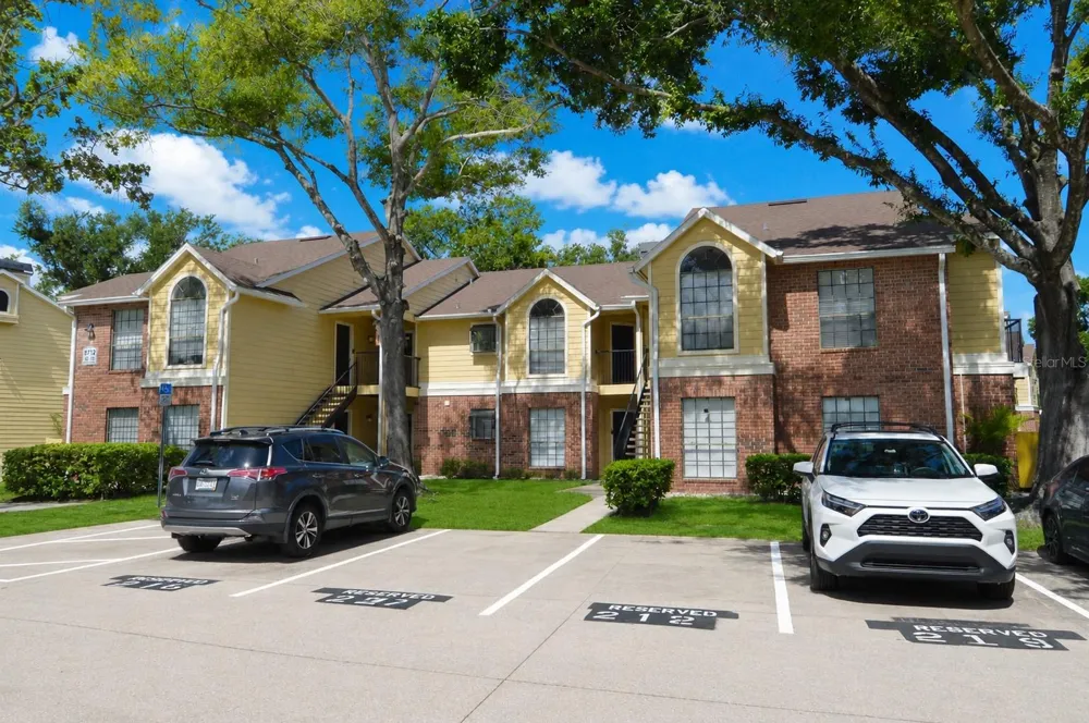 8714 MALLARD RESERVE DRIVE #201 Tampa, FL 33614