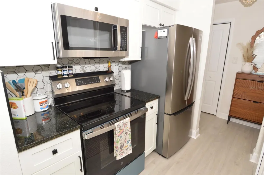 8714 MALLARD RESERVE DRIVE #201 Tampa, FL 33614