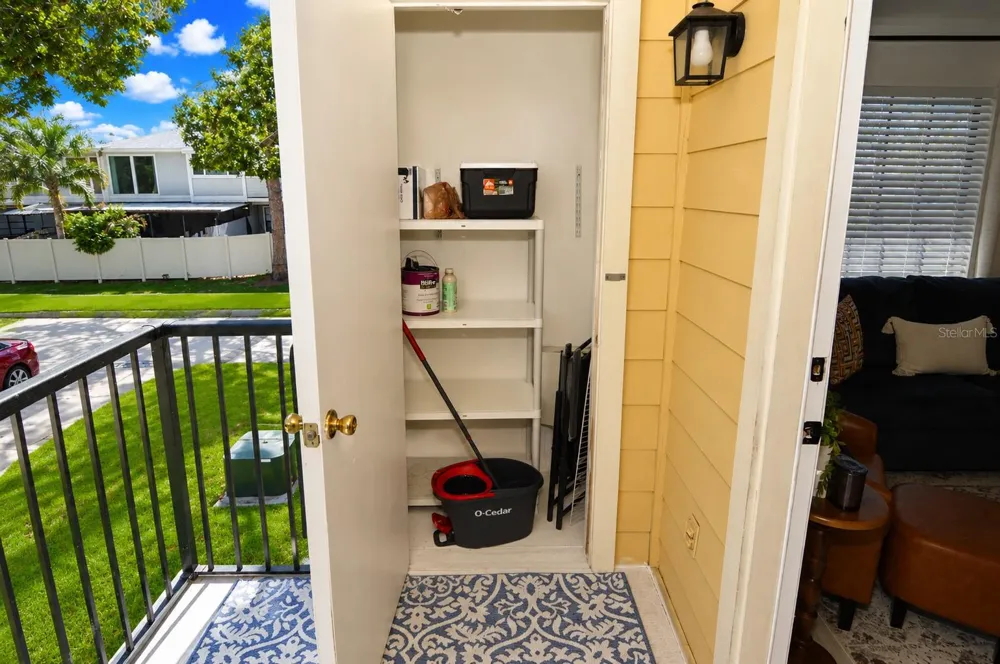 8714 MALLARD RESERVE DRIVE #201 Tampa, FL 33614