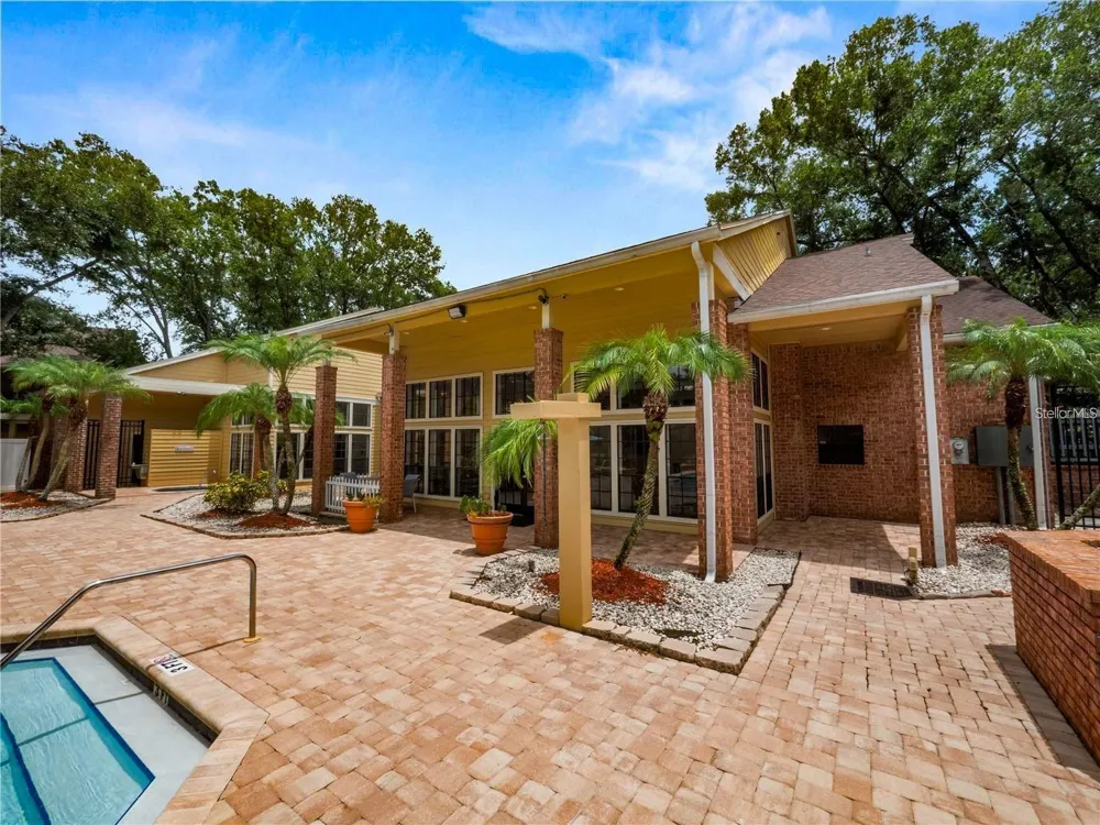 8714 MALLARD RESERVE DRIVE #201 Tampa, FL 33614