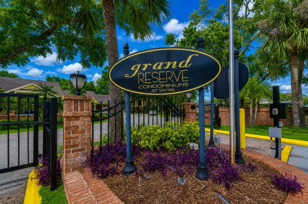 8714 MALLARD RESERVE DRIVE #201 Tampa, FL 33614