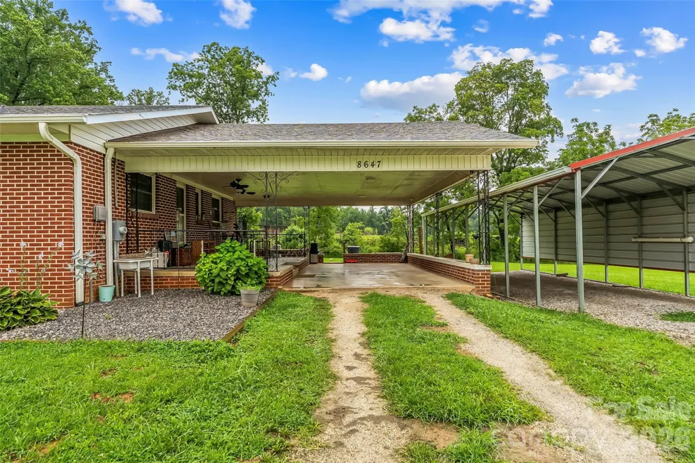 8647 US 221 Highway Marion, NC 28752