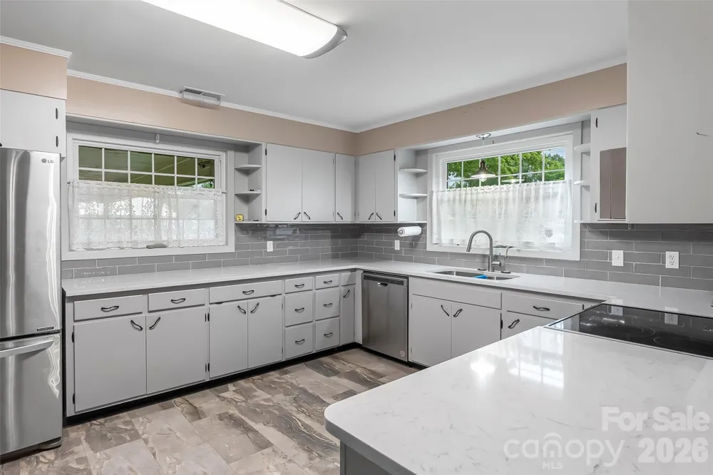 8647 US 221 Highway Marion, NC 28752