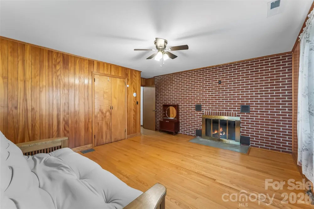 8647 US 221 Highway Marion, NC 28752