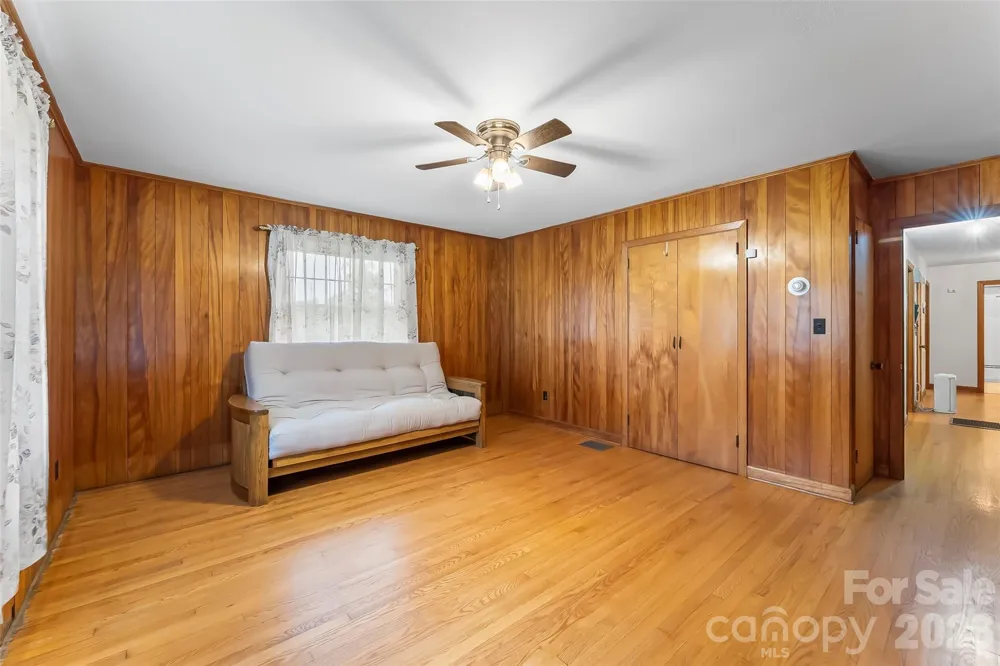 8647 US 221 Highway Marion, NC 28752