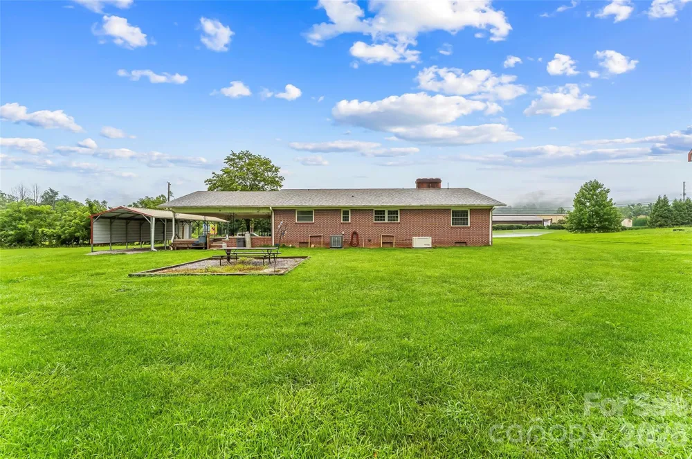 8647 US 221 Highway Marion, NC 28752