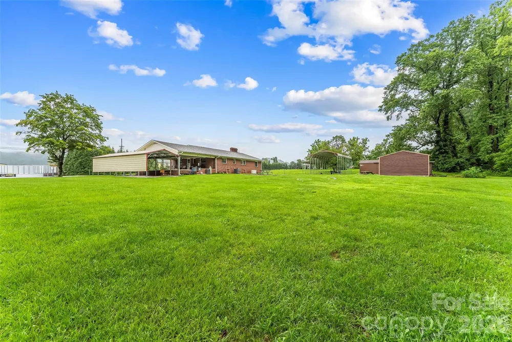 8647 US 221 Highway Marion, NC 28752