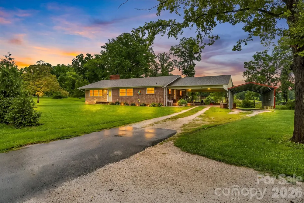 8647 US 221 Highway Marion, NC 28752