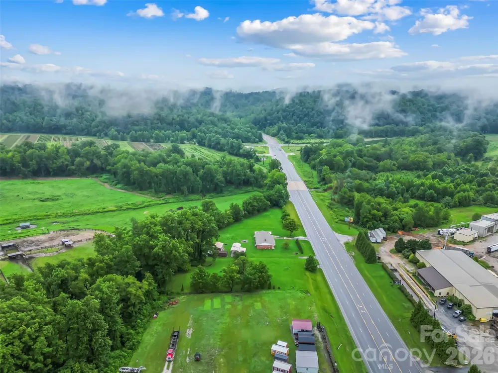 8647 US 221 Highway Marion, NC 28752