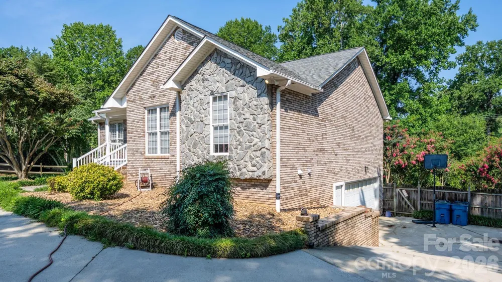 4288 Harbor Lane Sherrills Ford, NC 28673