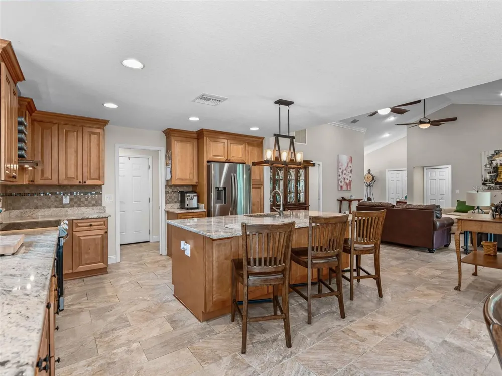 5331 GROVE MANOR Lady Lake, FL 32159