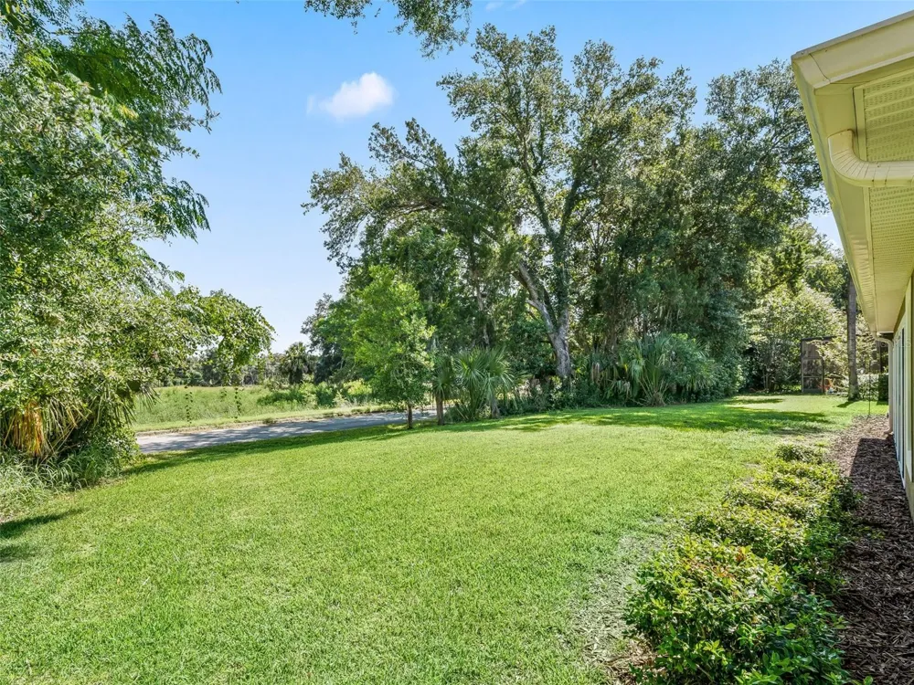 5331 GROVE MANOR Lady Lake, FL 32159