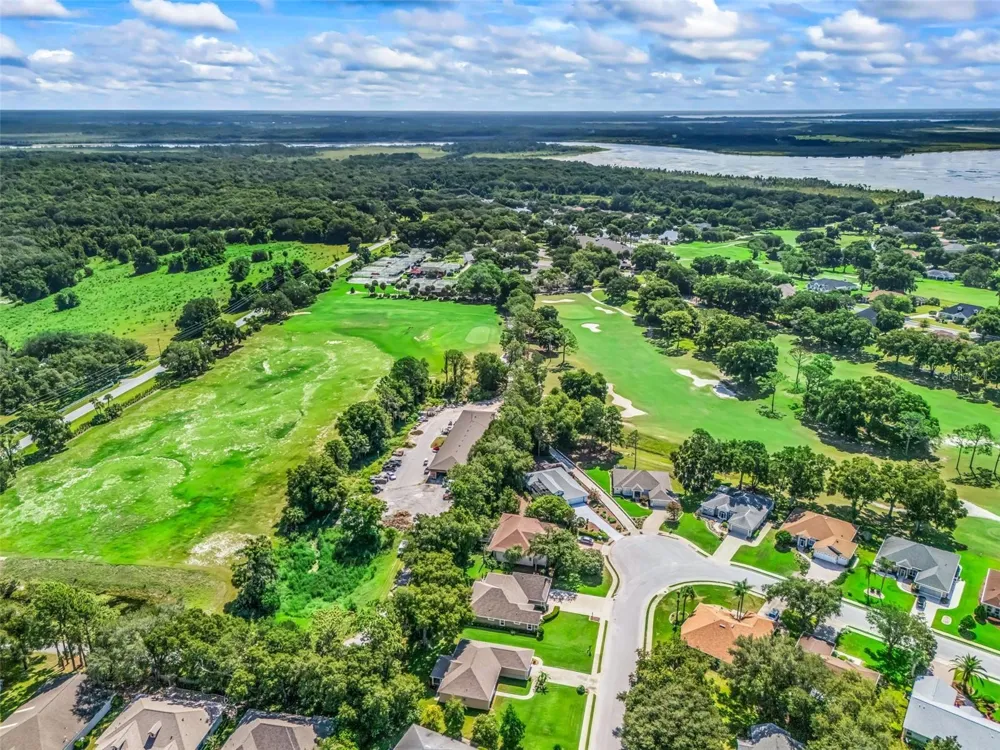 5331 GROVE MANOR Lady Lake, FL 32159