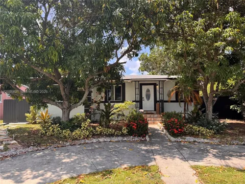 940 NE 155th Ter #940