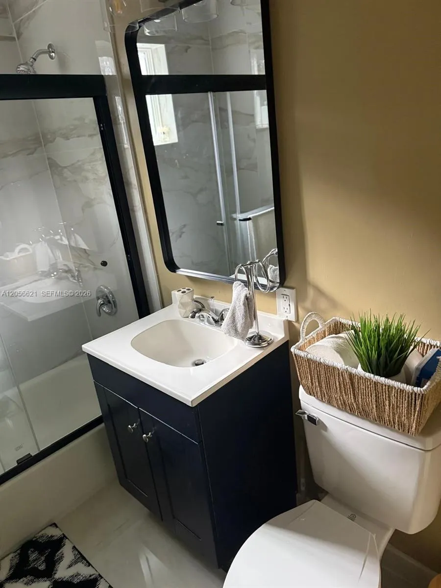 940 NE 155th Ter #940 North Miami Beach, FL 33162