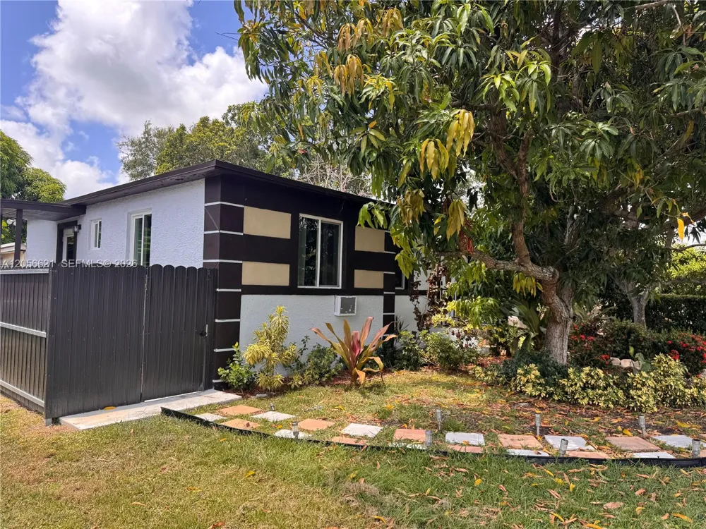 940 NE 155th Ter #940 North Miami Beach, FL 33162