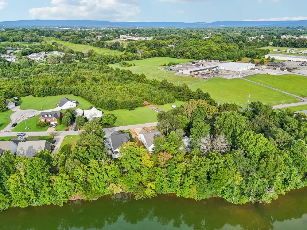 57 Cypress Point Dr Winchester, TN 37398