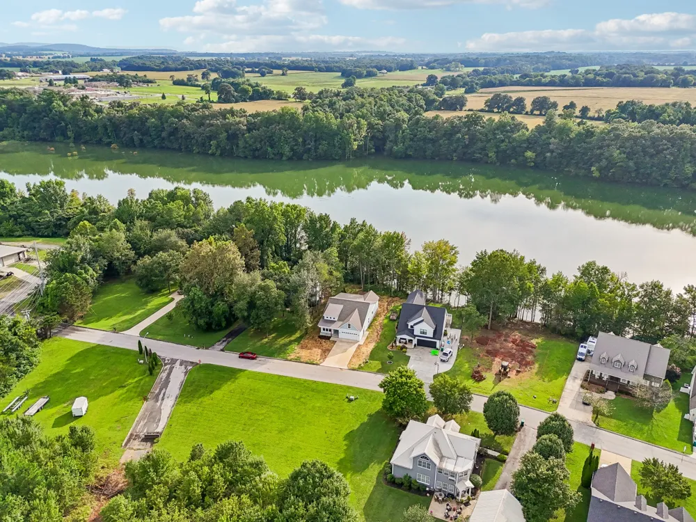 57 Cypress Point Dr Winchester, TN 37398