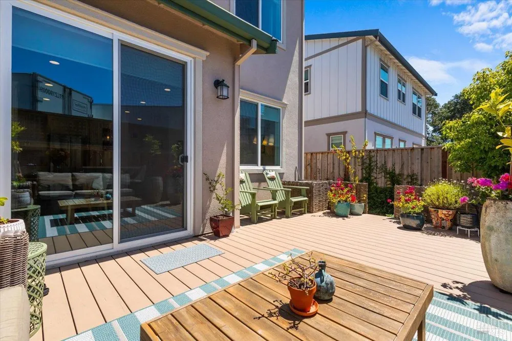 48 Riverbend Lane Petaluma, CA 94952