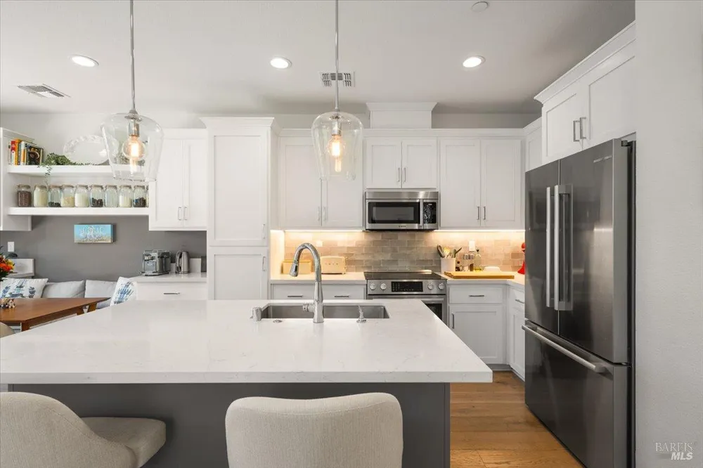 48 Riverbend Lane Petaluma, CA 94952