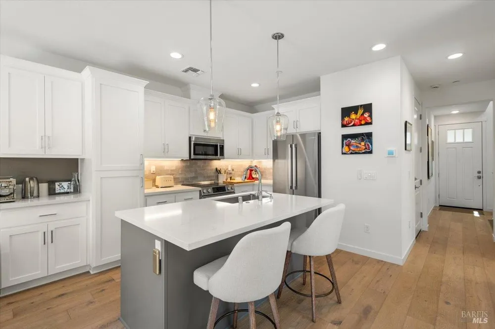 48 Riverbend Lane Petaluma, CA 94952