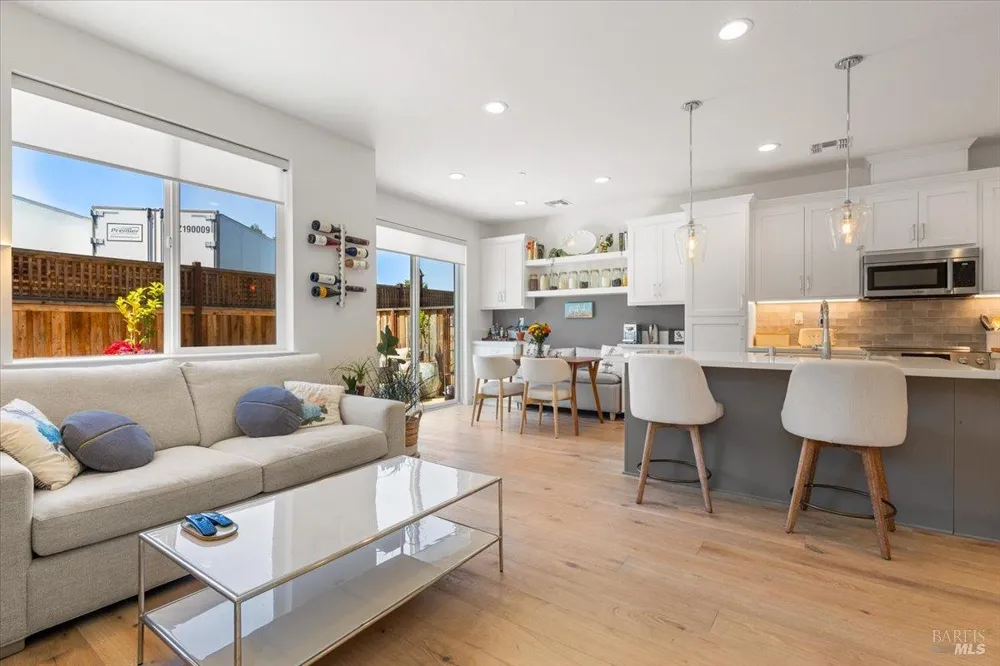 48 Riverbend Lane Petaluma, CA 94952