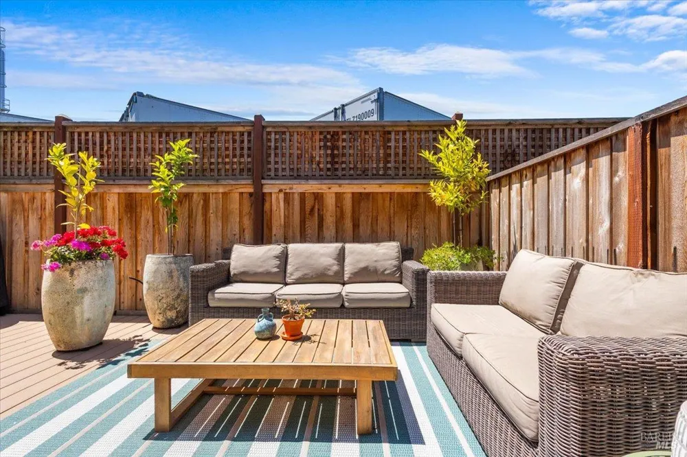 48 Riverbend Lane Petaluma, CA 94952