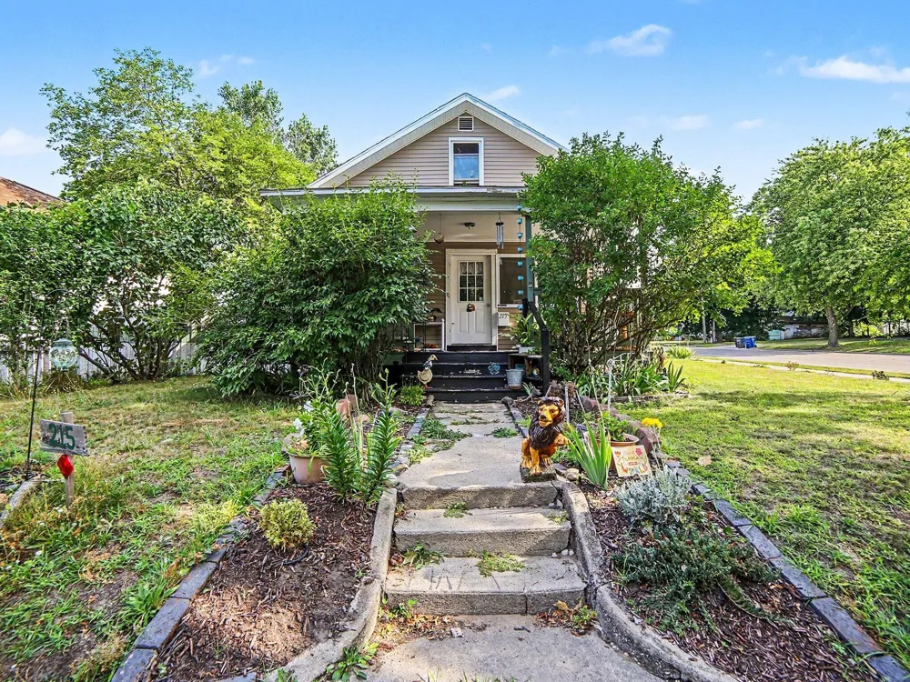 215 E Melendy Street Ludington, MI 49431