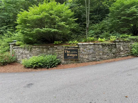 00 Historic Highlands Drive