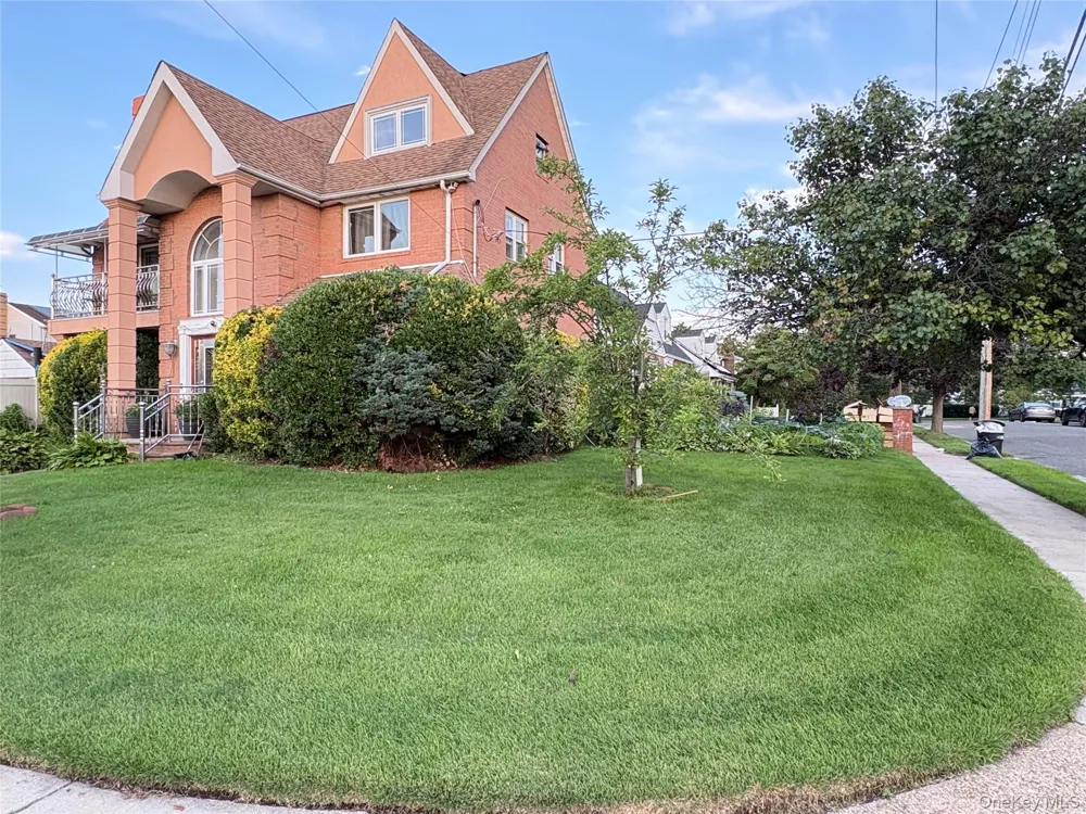 34 Marlowe Road Valley Stream, NY 11580