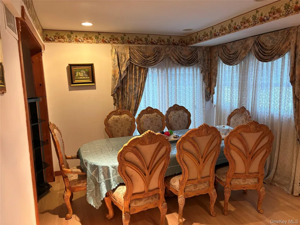 34 Marlowe Road Valley Stream, NY 11580
