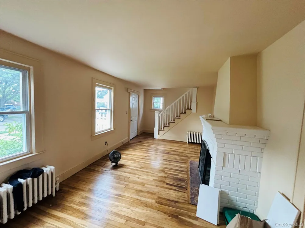 29 Roosevelt Street Glen Cove, NY 11542
