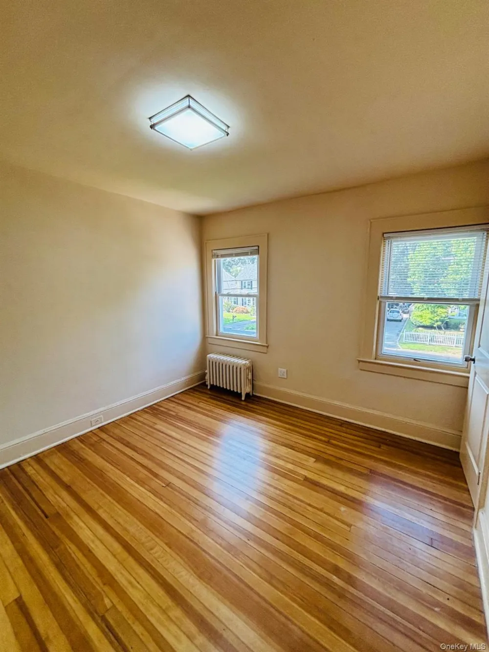 29 Roosevelt Street Glen Cove, NY 11542