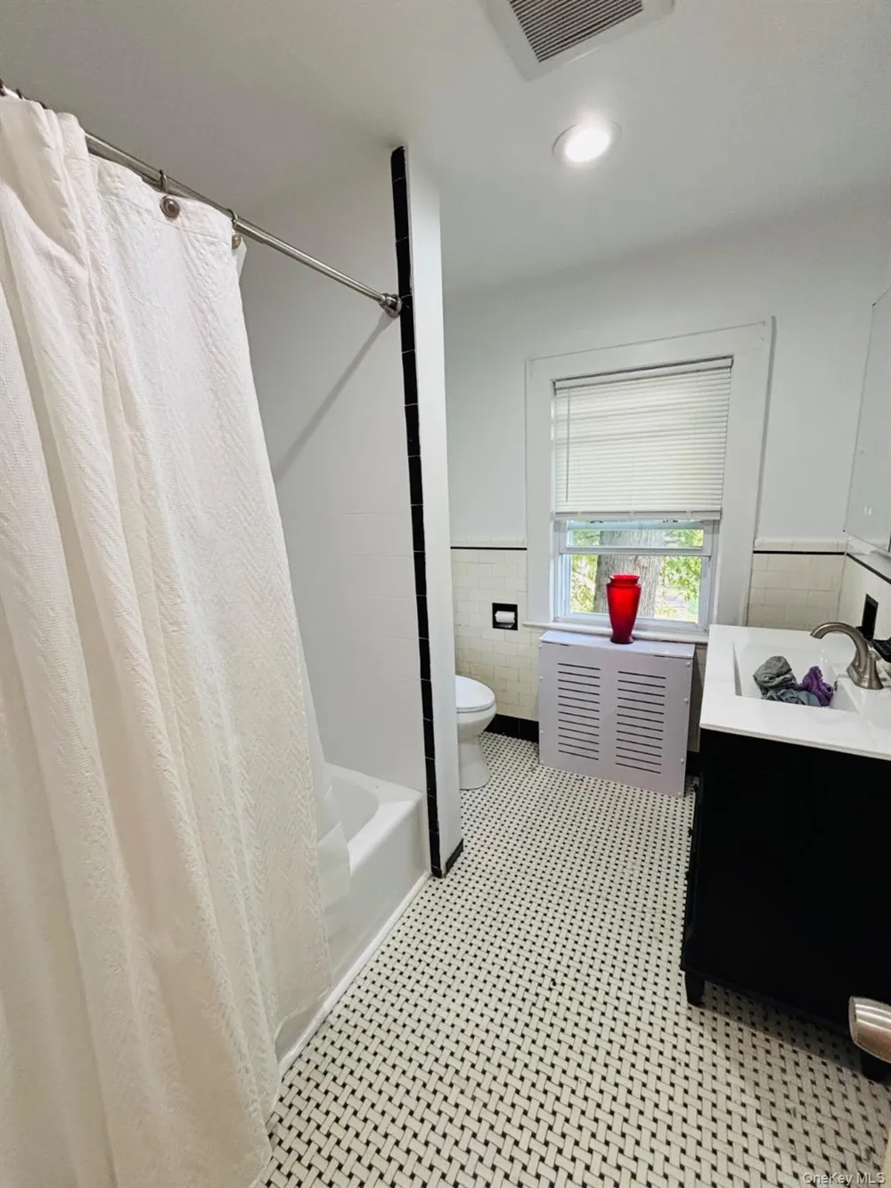 29 Roosevelt Street Glen Cove, NY 11542