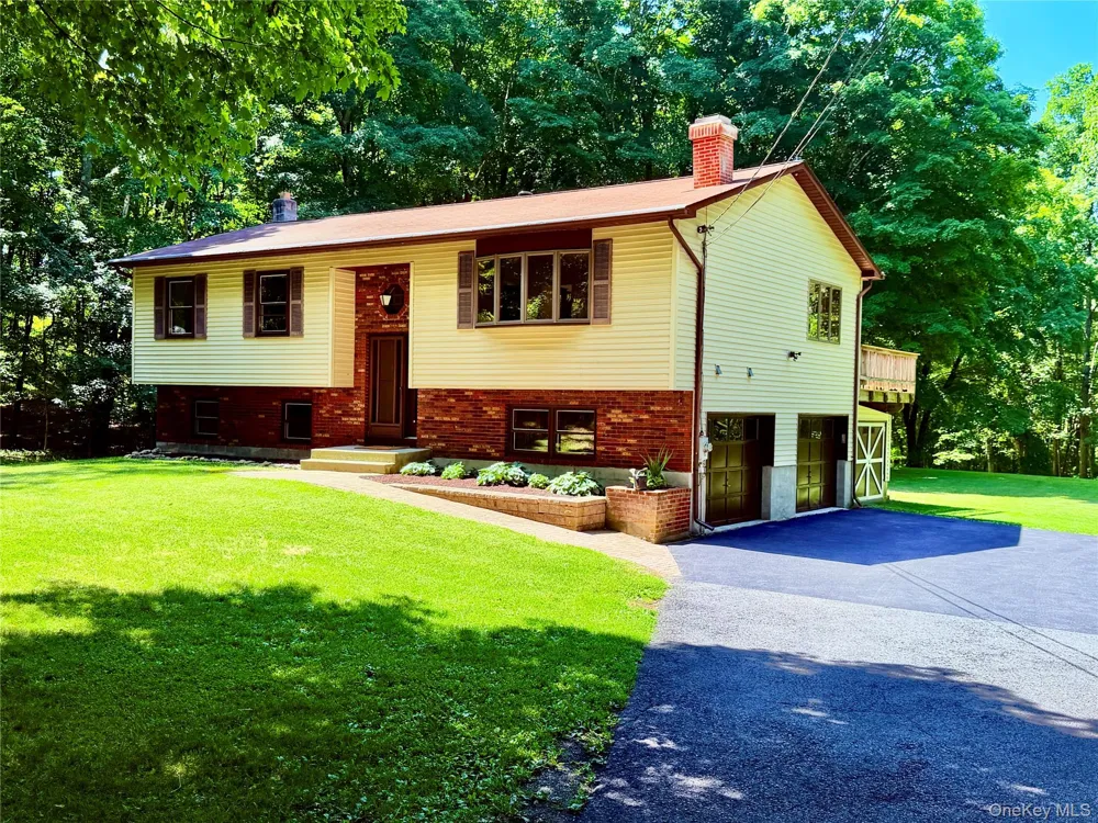 126 CARTER ROAD Pleasant Valley, NY 12569