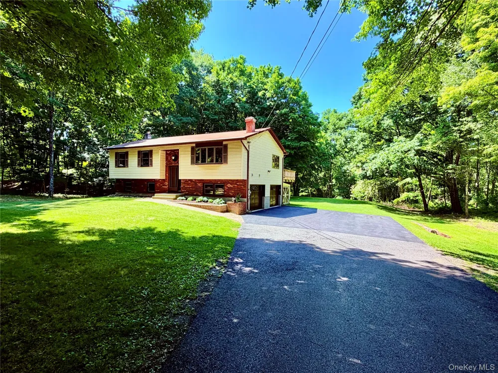 126 CARTER ROAD Pleasant Valley, NY 12569