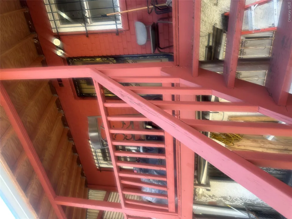 1115 E 214th Street Bronx, NY 10469