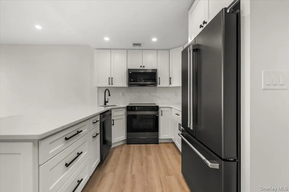 100 Broadway W #4T Long Beach, NY 11561