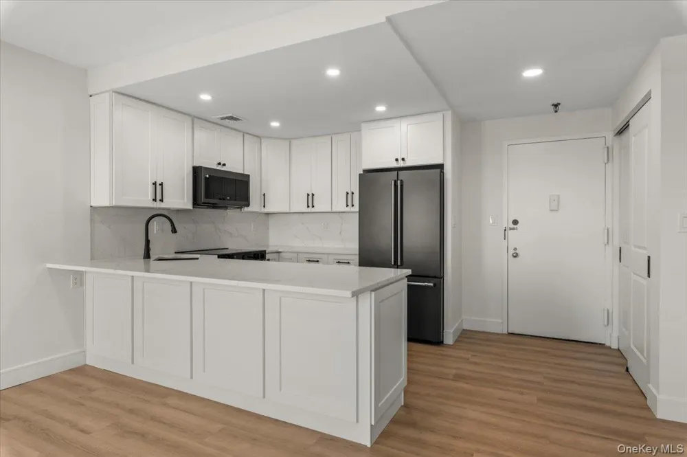 100 Broadway W #4T Long Beach, NY 11561