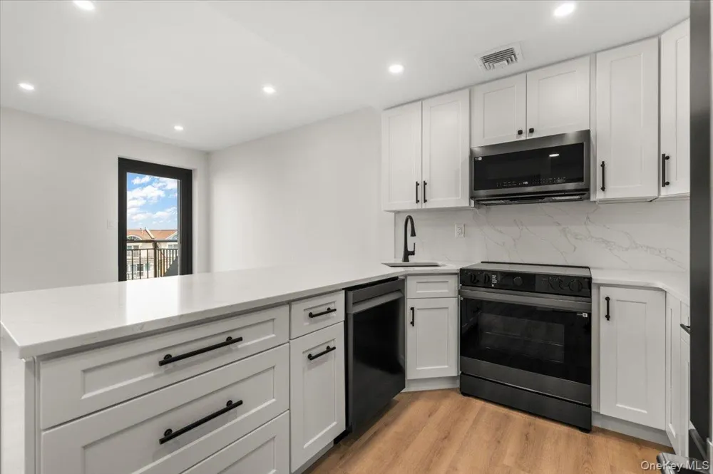 100 Broadway W #4T Long Beach, NY 11561