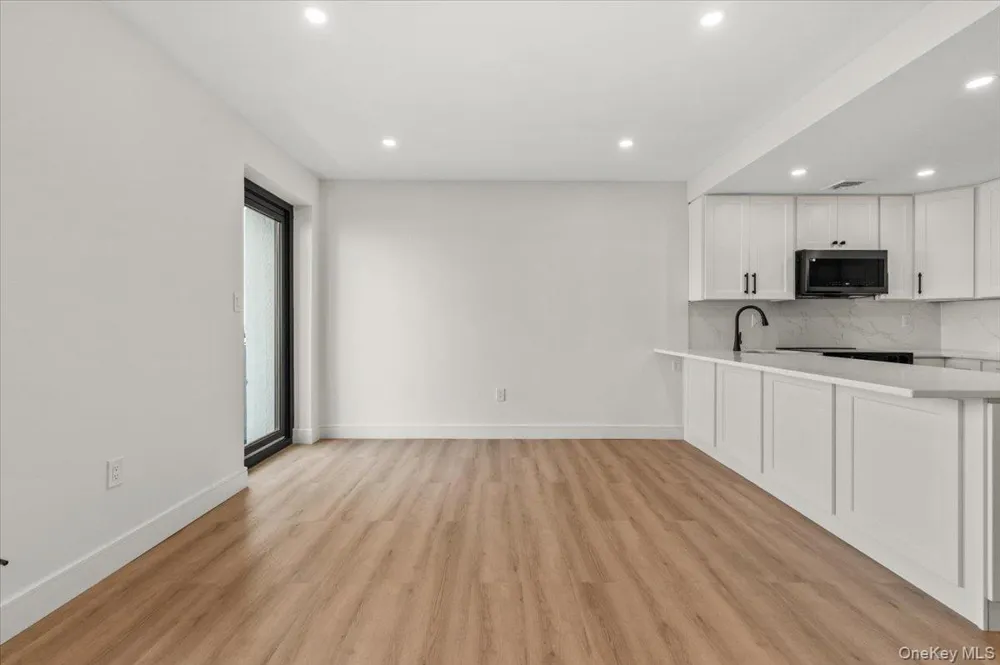 100 Broadway W #4T Long Beach, NY 11561