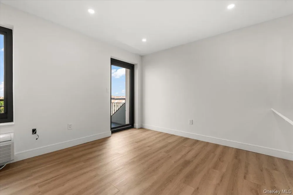 100 Broadway W #4T Long Beach, NY 11561