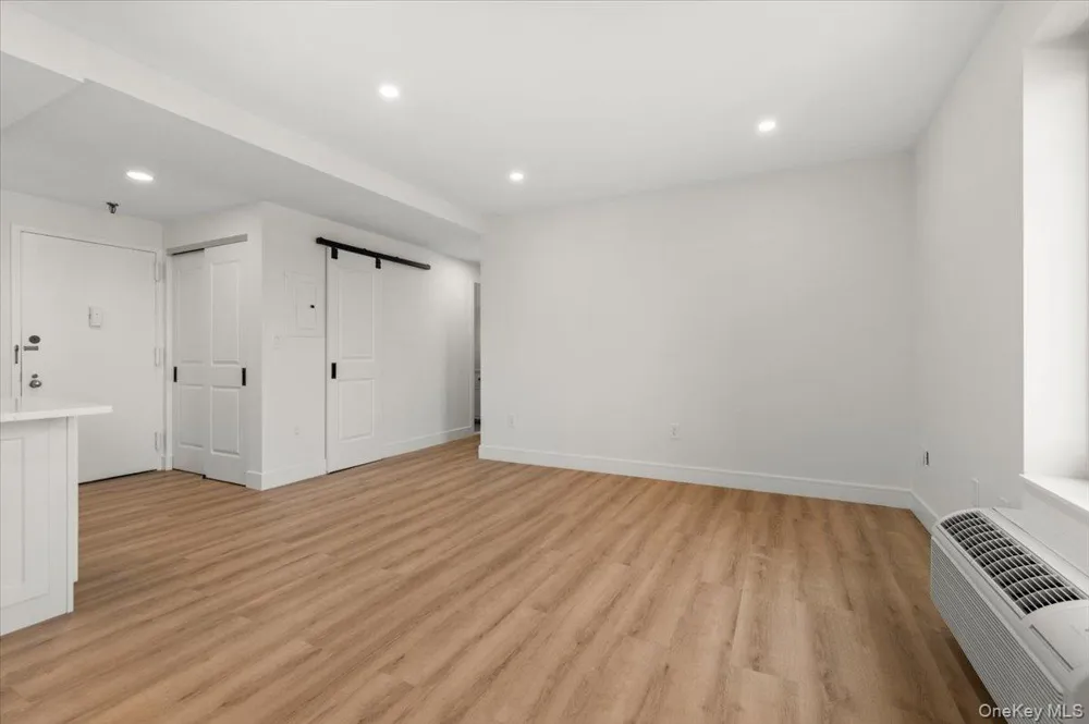 100 Broadway W #4T Long Beach, NY 11561