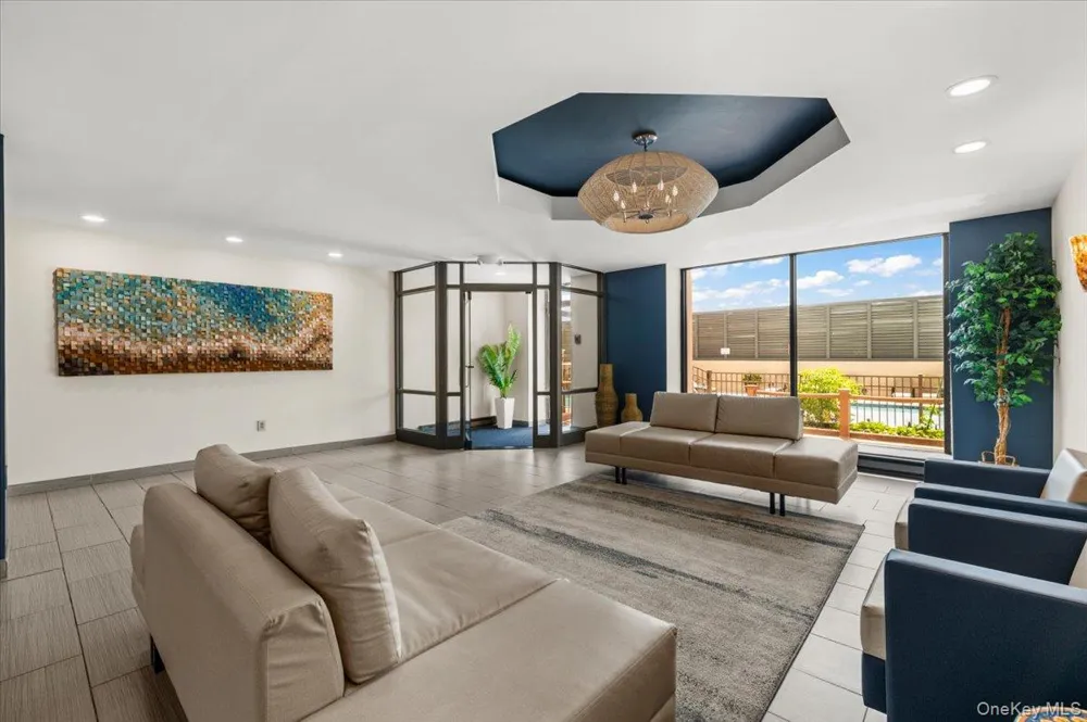 100 Broadway W #4T Long Beach, NY 11561