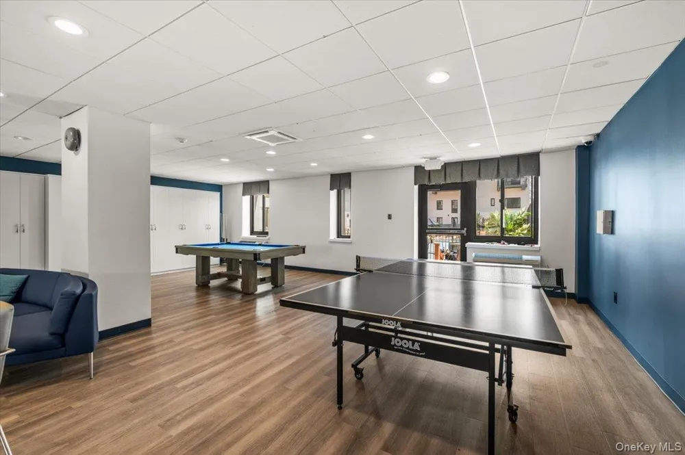 100 Broadway W #4T Long Beach, NY 11561