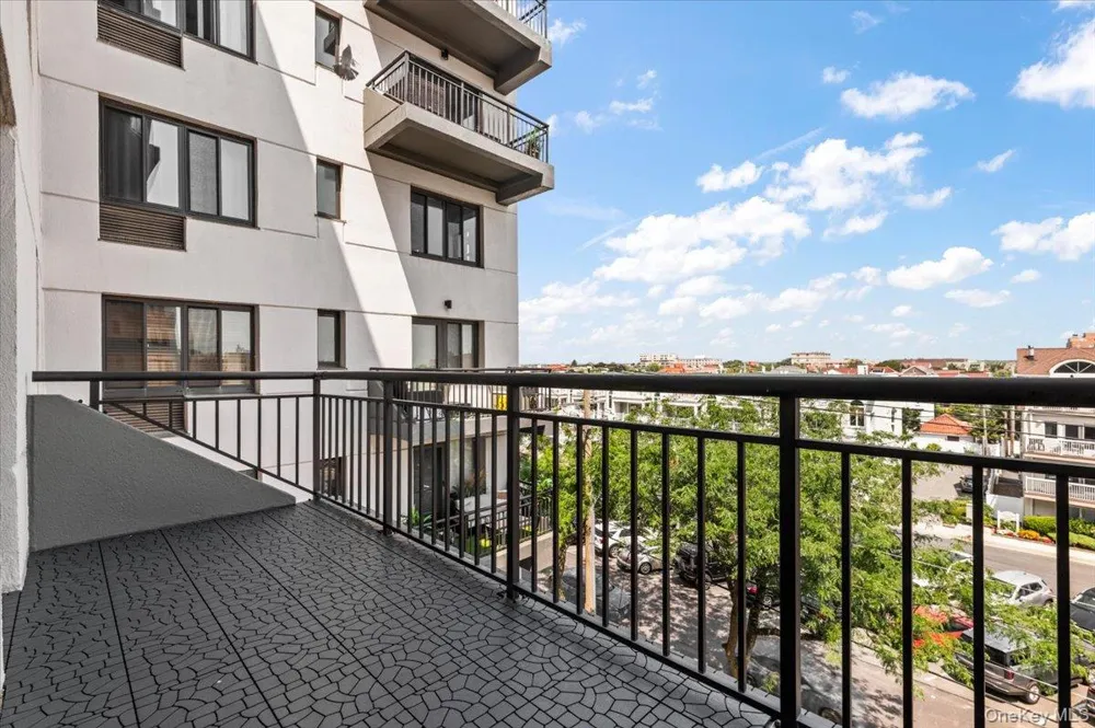 100 Broadway W #4T Long Beach, NY 11561