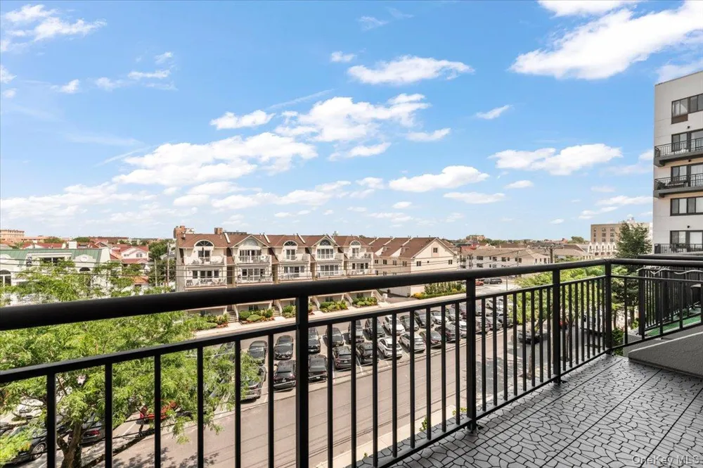 100 Broadway W #4T Long Beach, NY 11561