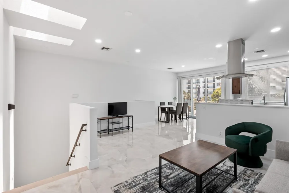 836 SE 20TH AVENUE SE Deerfield Beach, FL 33441