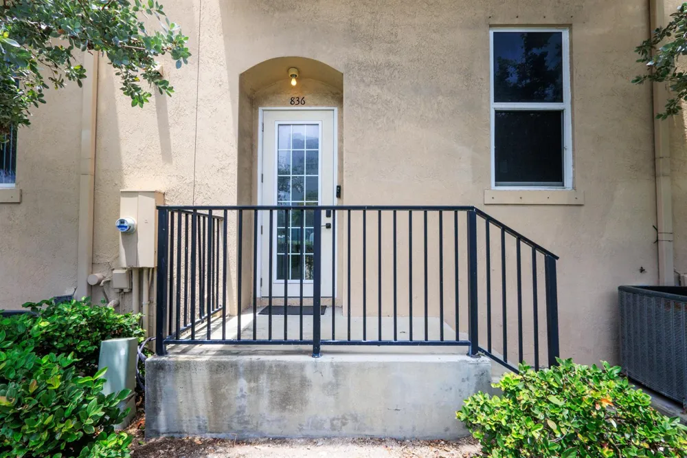836 SE 20TH AVENUE SE Deerfield Beach, FL 33441