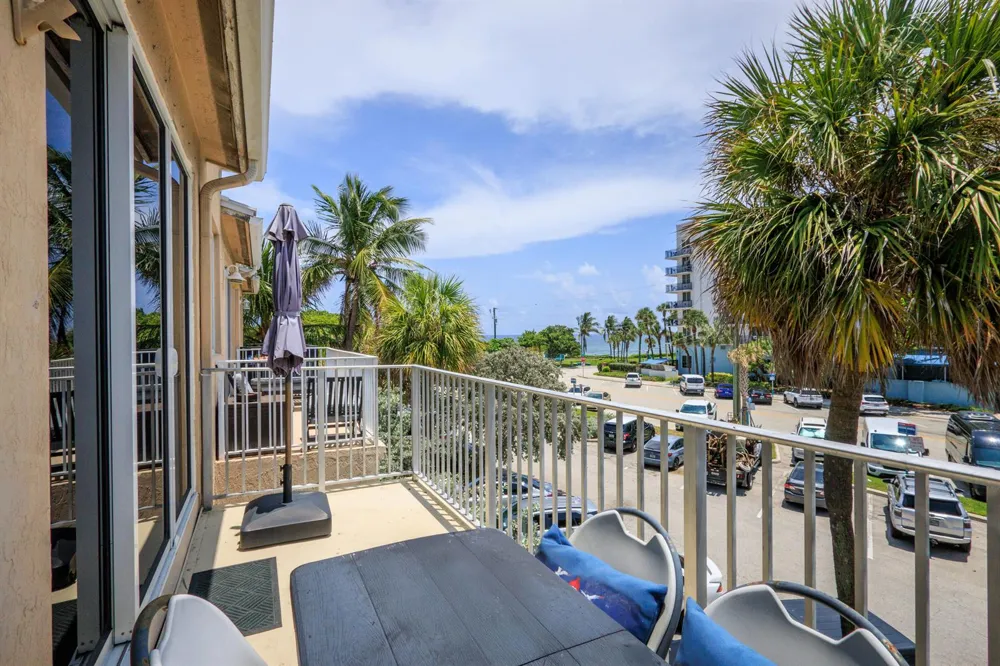 836 SE 20TH AVENUE SE Deerfield Beach, FL 33441